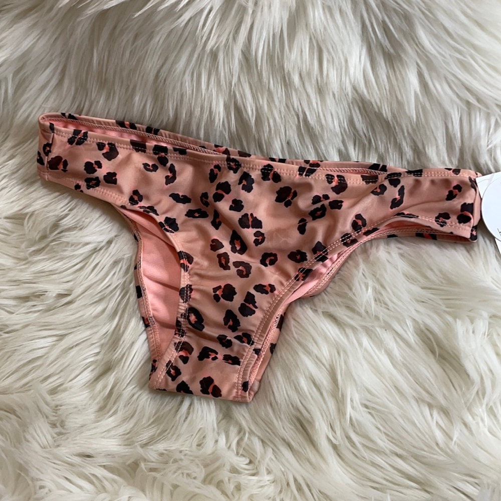🦋5/$25 Hot Water bikini bottom